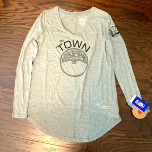 NBA Golden State Warriors “the Town” long sleeve tee size small NWT